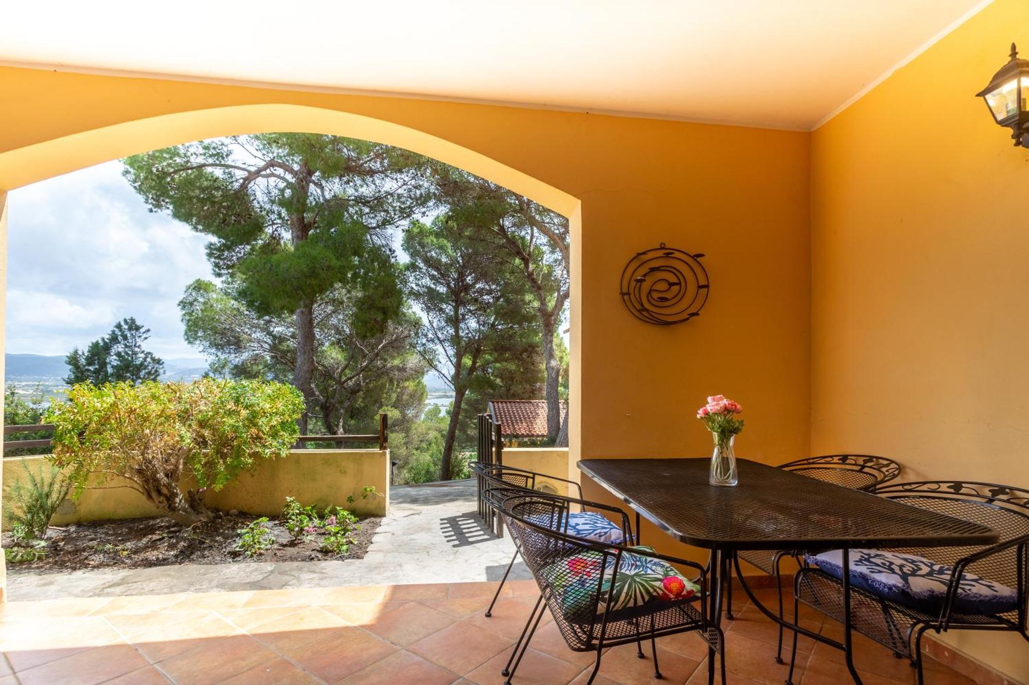 Aetos Home With Shared Swimming Pool - Porto Pino Hill Kültér fotó